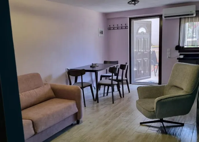Arcobaleno Seaside Escape Apartment *