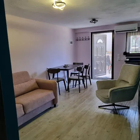 Arcobaleno Seaside Escape Apartment *